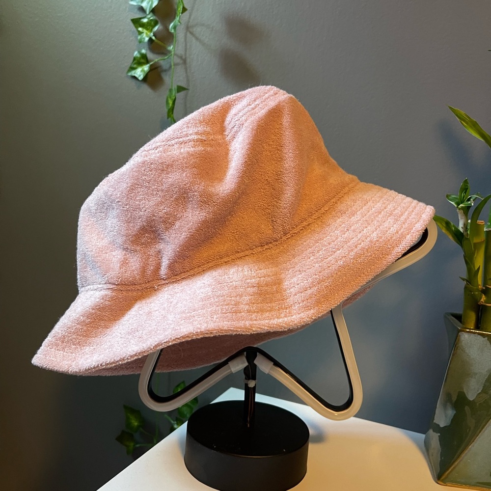 bucket hat